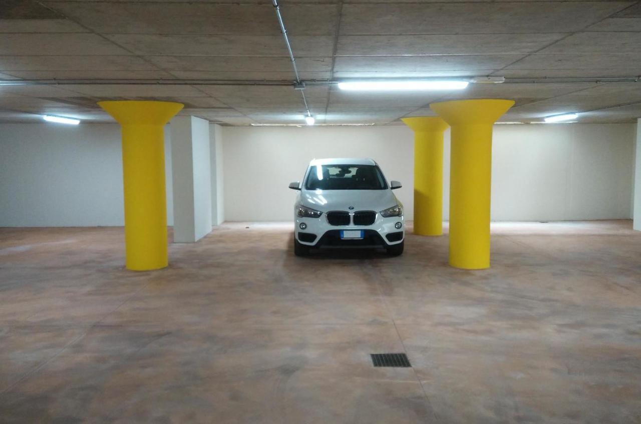 Apartament Charme Con Parcheggio Lukka Zewnętrze zdjęcie