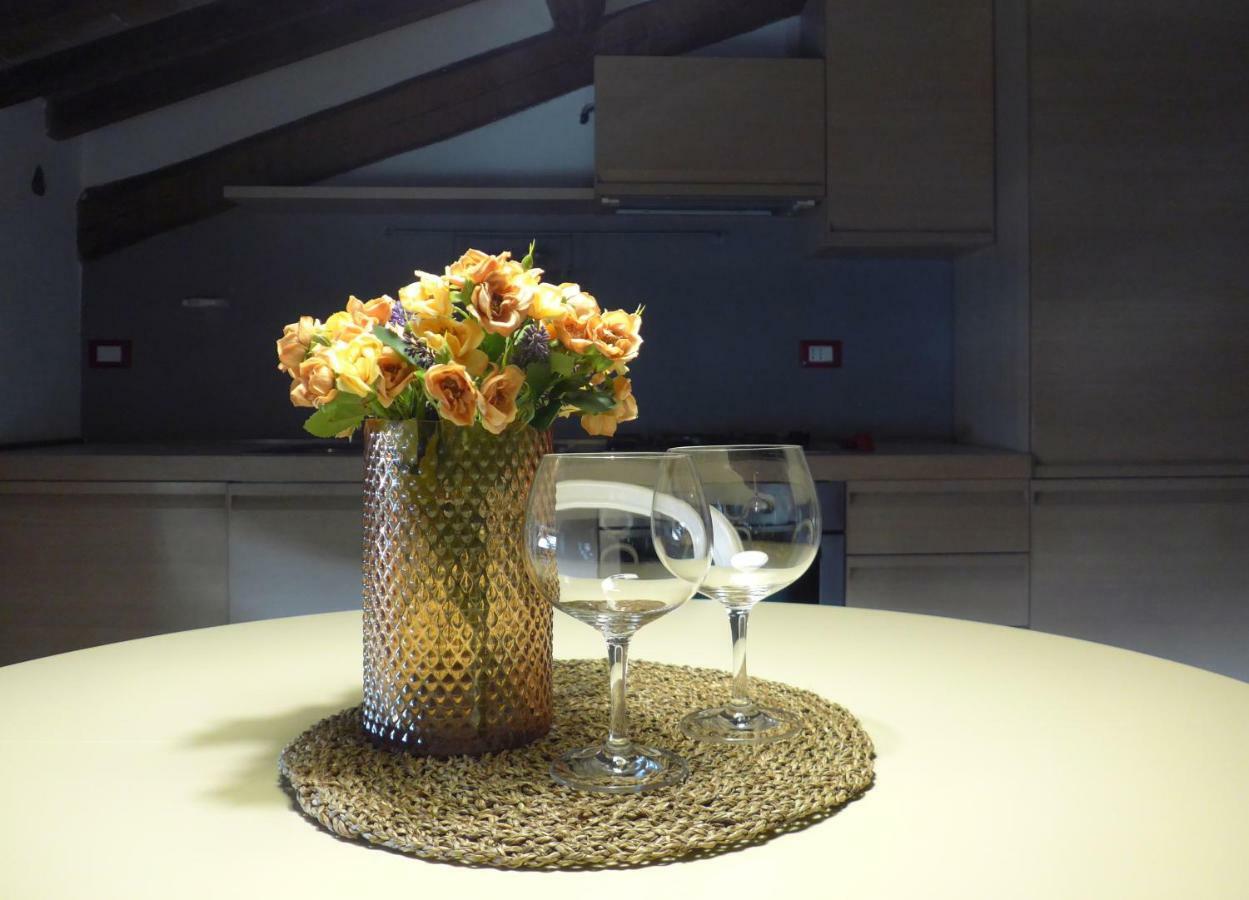 Apartament Charme Con Parcheggio Lukka Zewnętrze zdjęcie